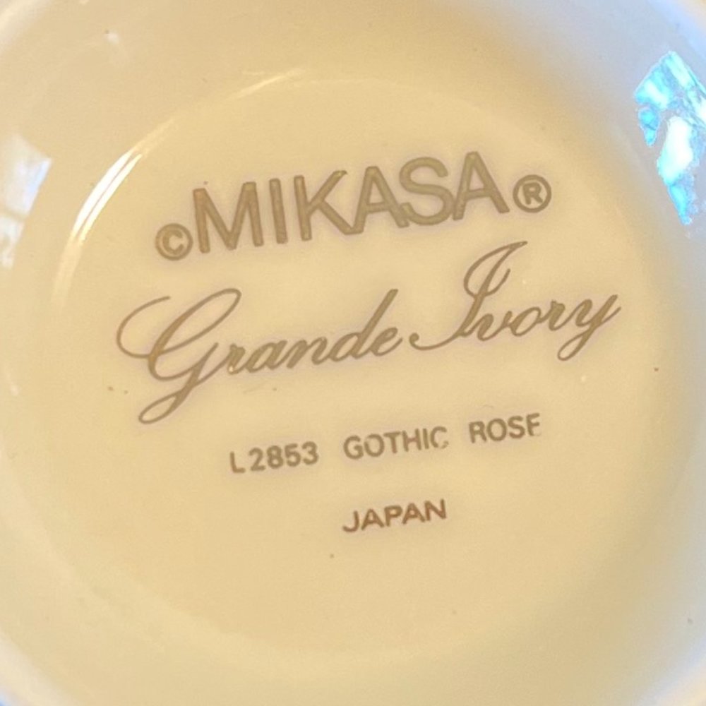 Set of 4 Mikasa GOTHIC ROSE Footed Cups & Saucers in Grande Ivory L285 ~ Japan - Picture 13 of 13